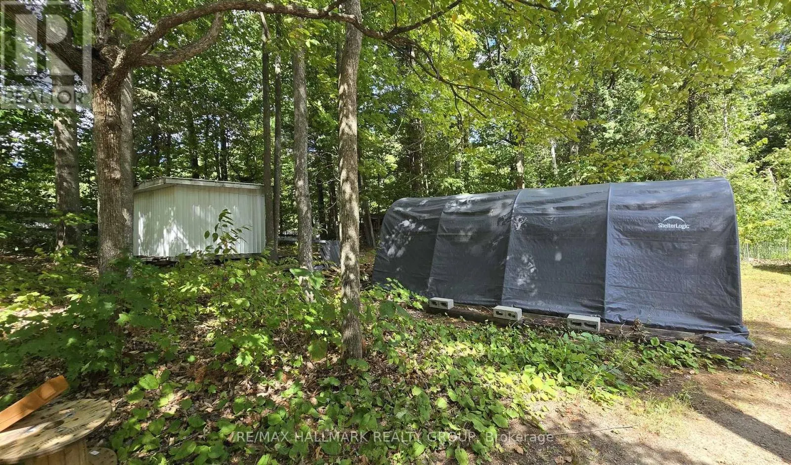 8A BARRON LANE