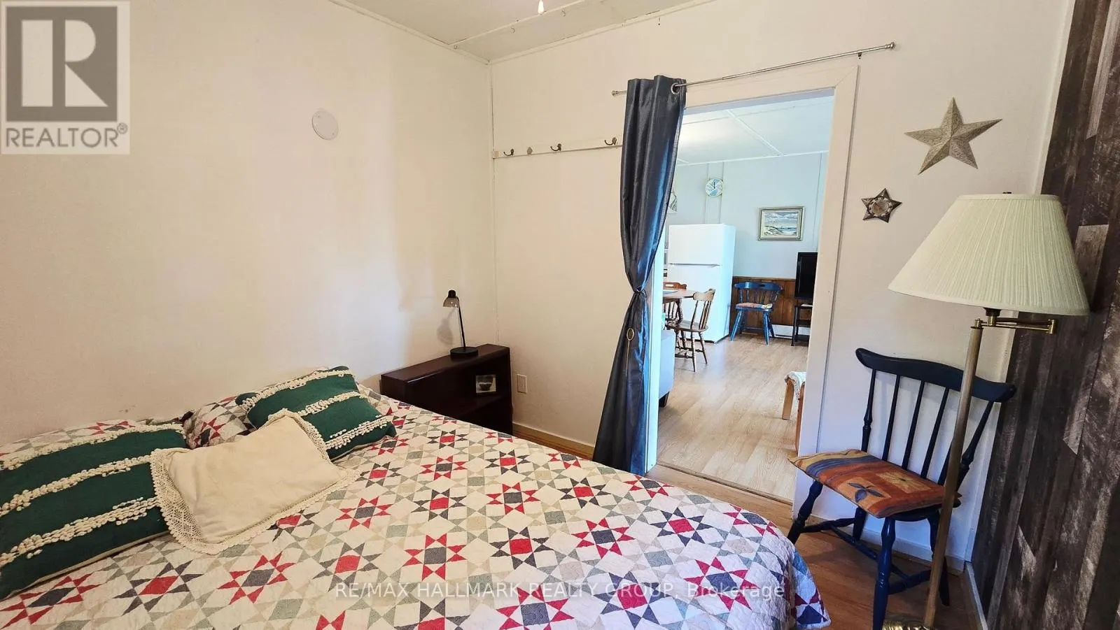 8A BARRON LANE