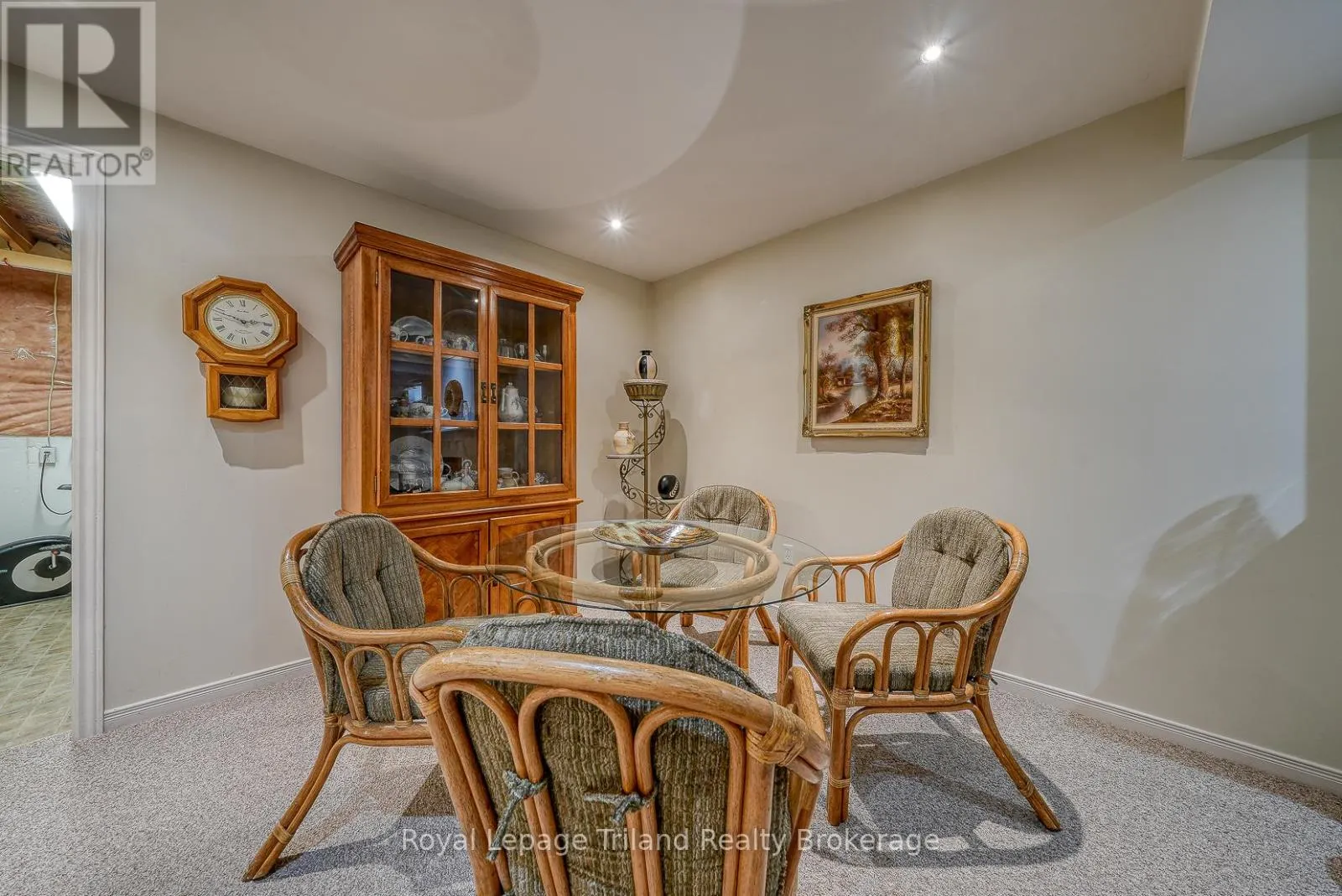 1 - 54 GARDEN AVENUE, #1