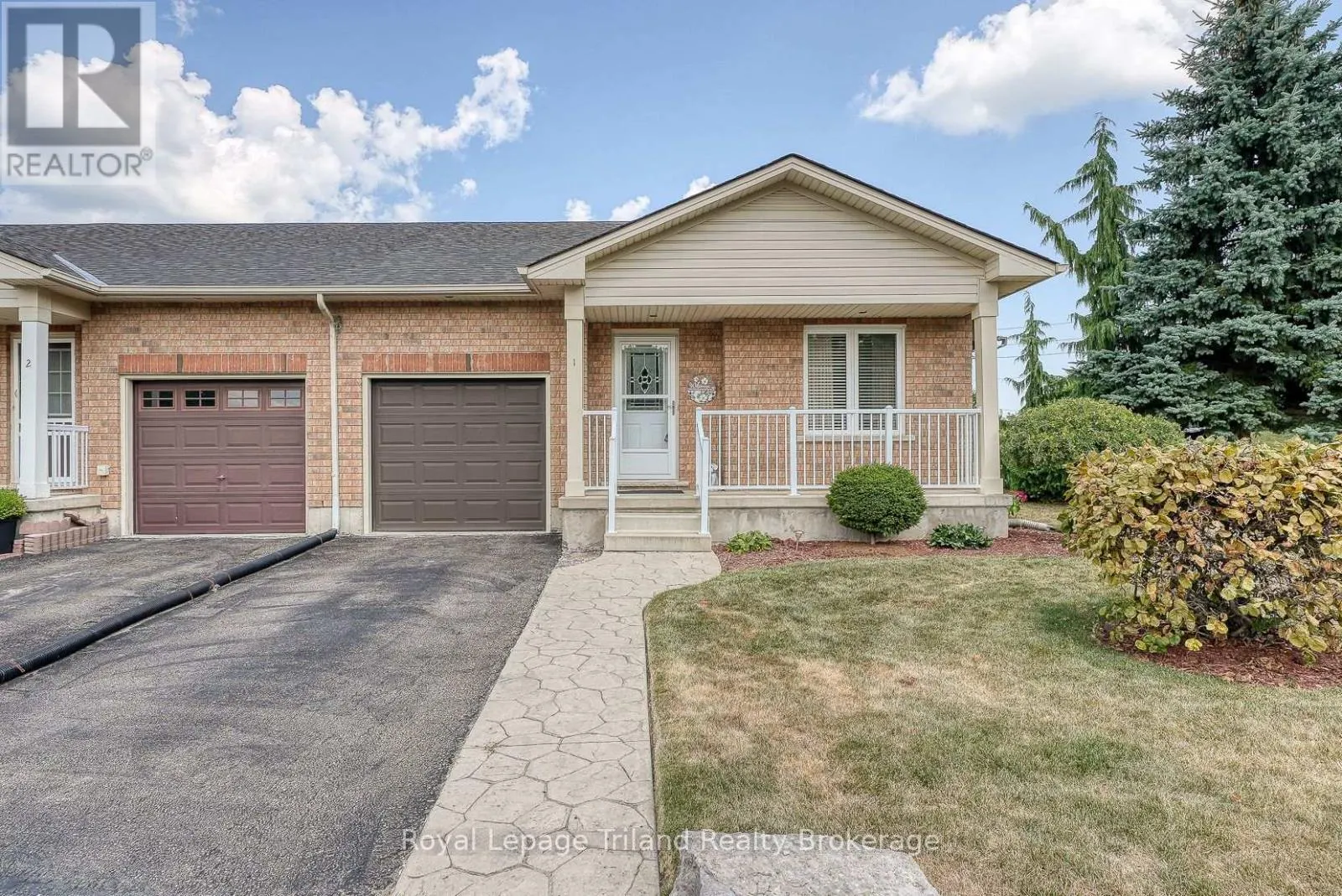 1 - 54 GARDEN AVENUE, #1