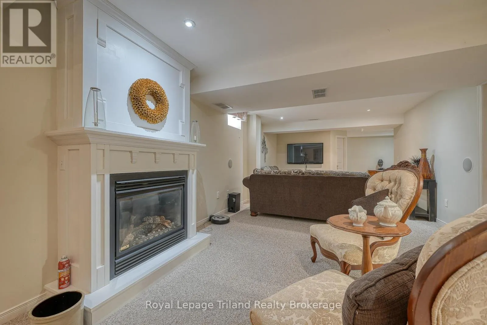 1 - 54 GARDEN AVENUE, #1