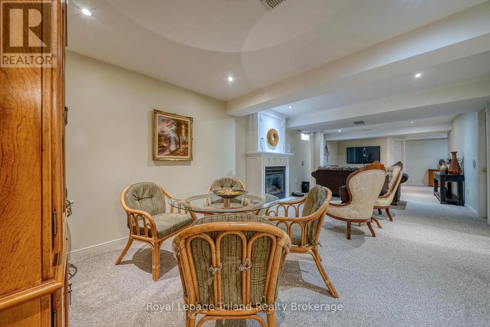 1 - 54 GARDEN AVENUE, #1