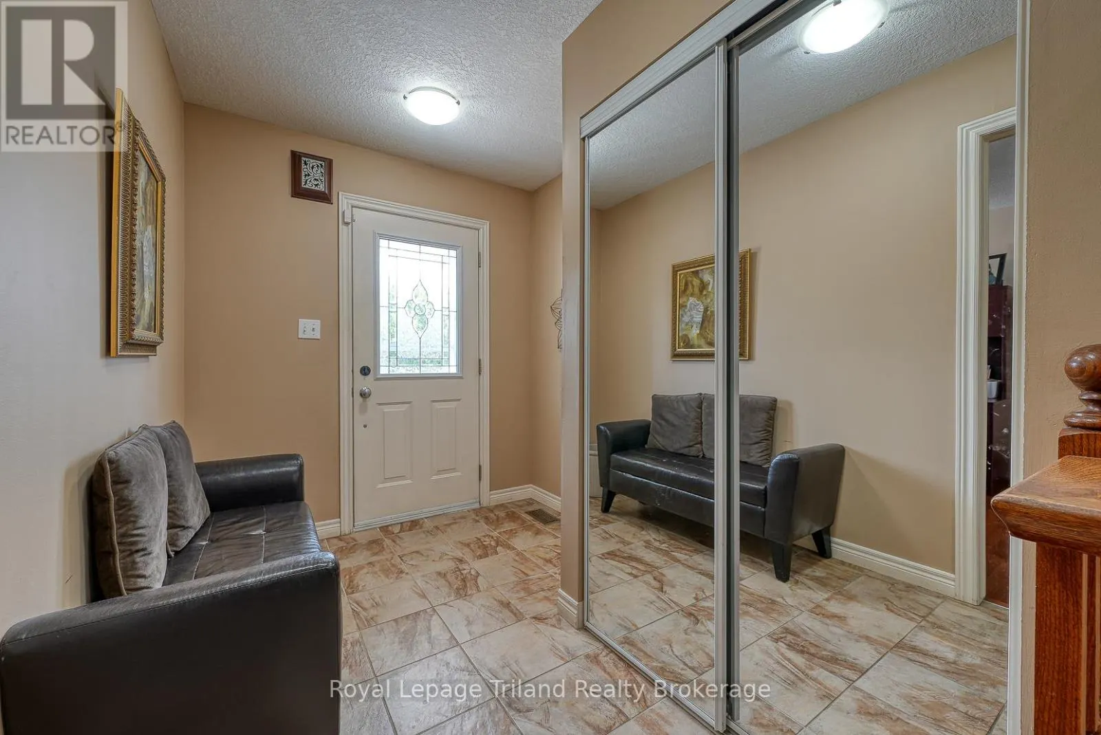 1 - 54 GARDEN AVENUE, #1