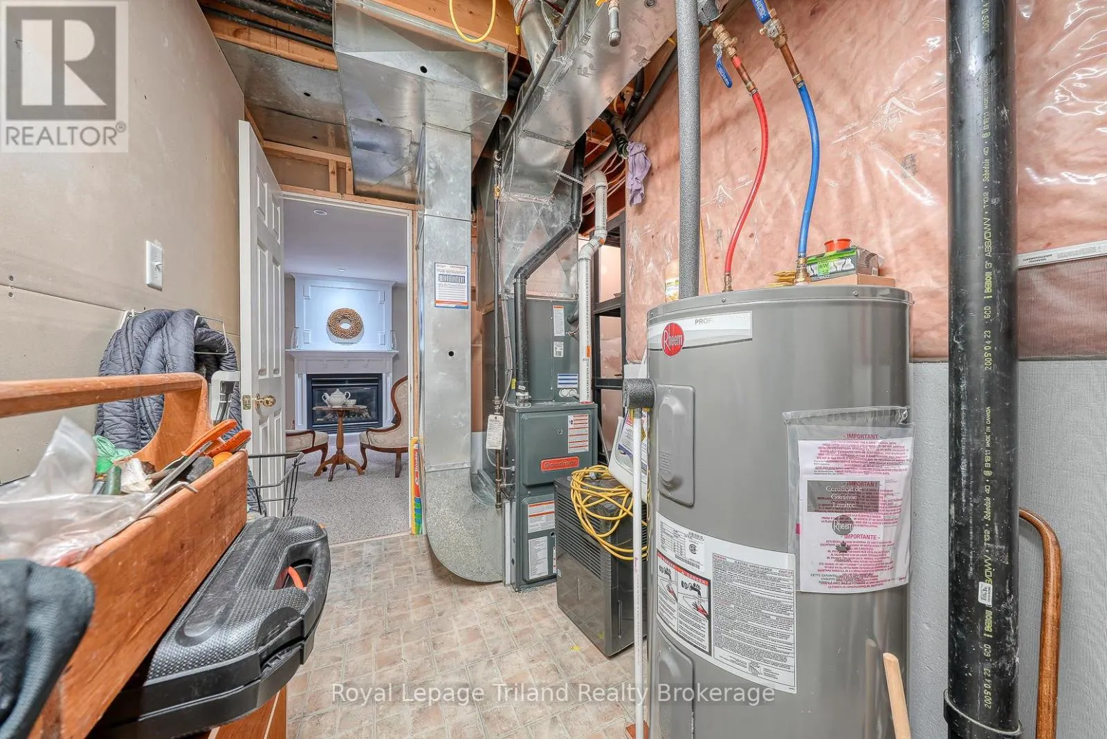 1 - 54 GARDEN AVENUE, #1