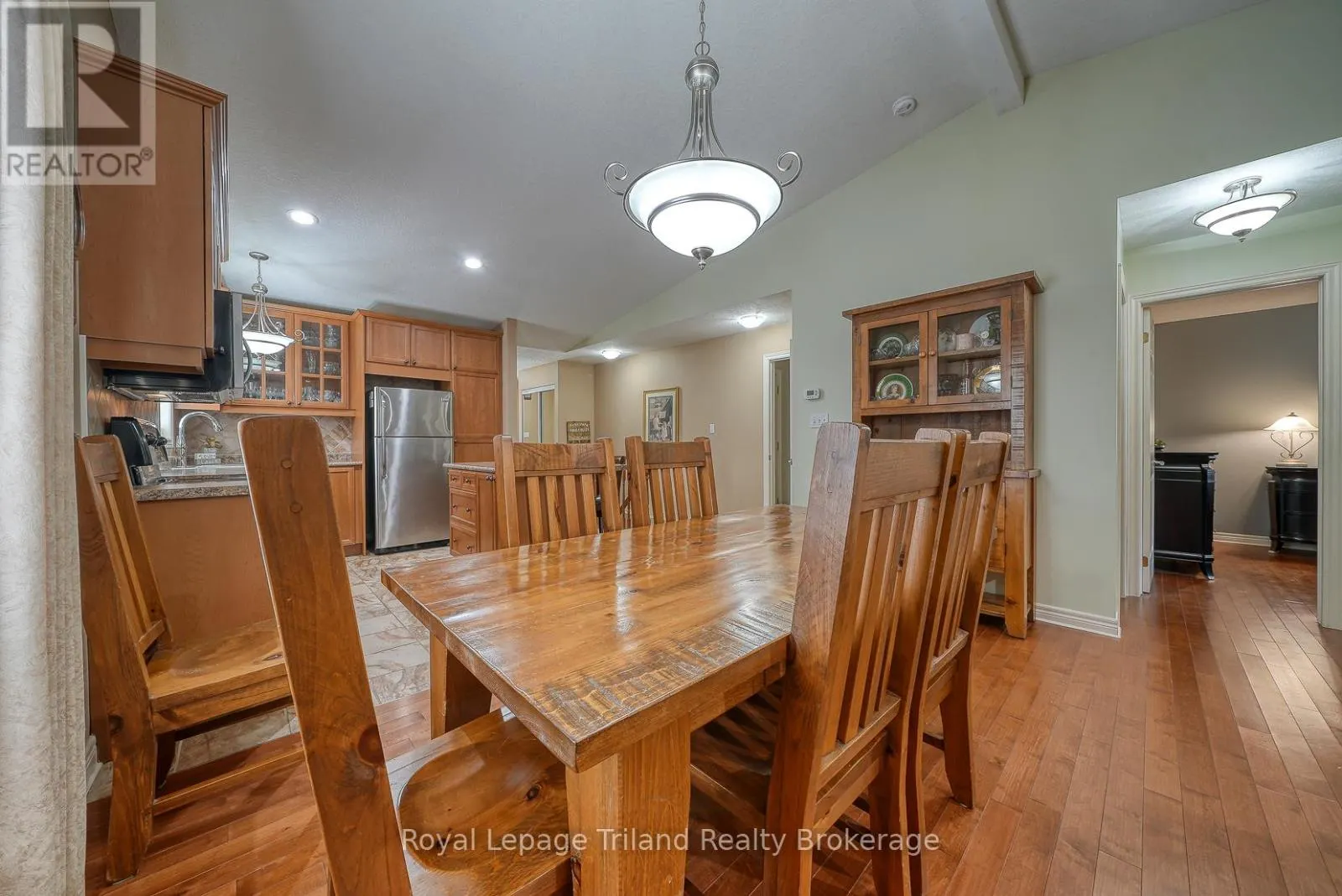 1 - 54 GARDEN AVENUE, #1