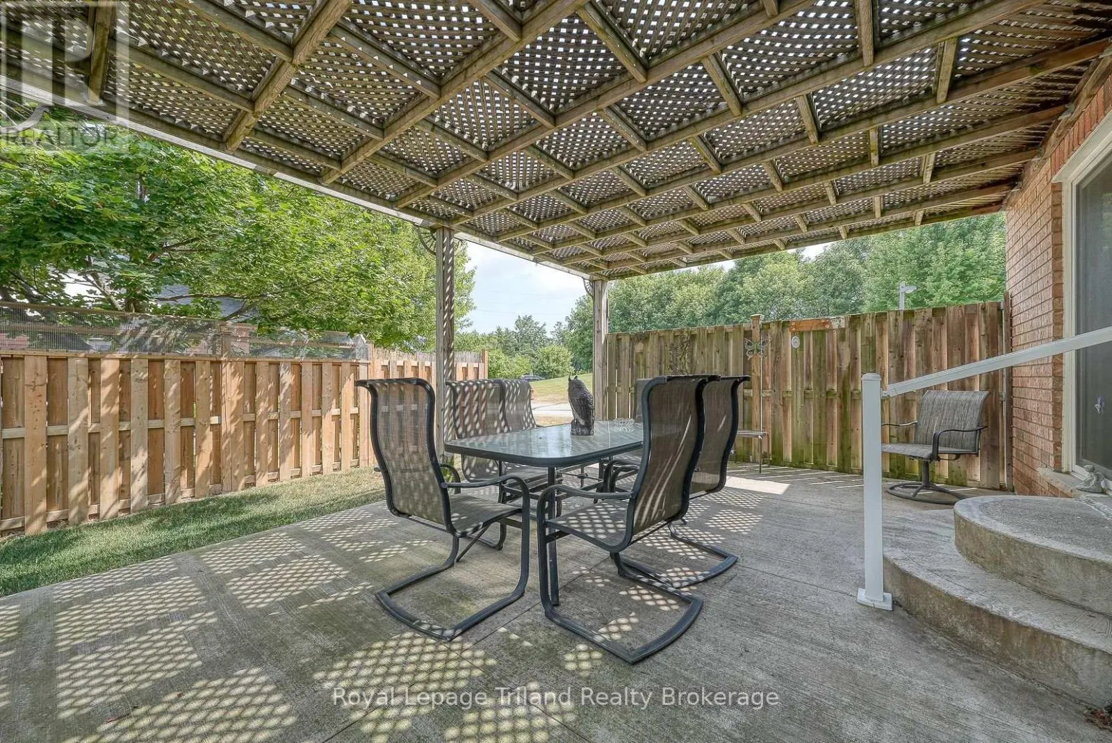 1 - 54 GARDEN AVENUE, #1