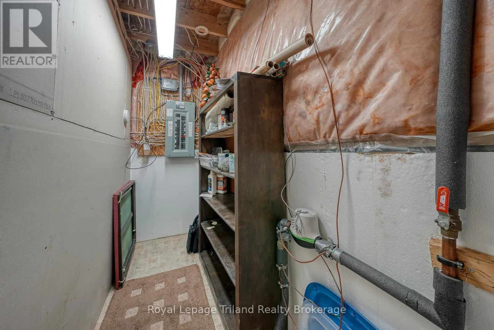 1 - 54 GARDEN AVENUE, #1