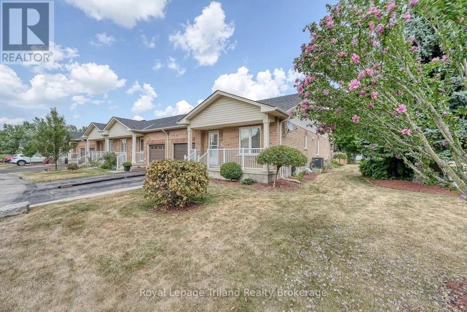 1 - 54 GARDEN AVENUE, #1