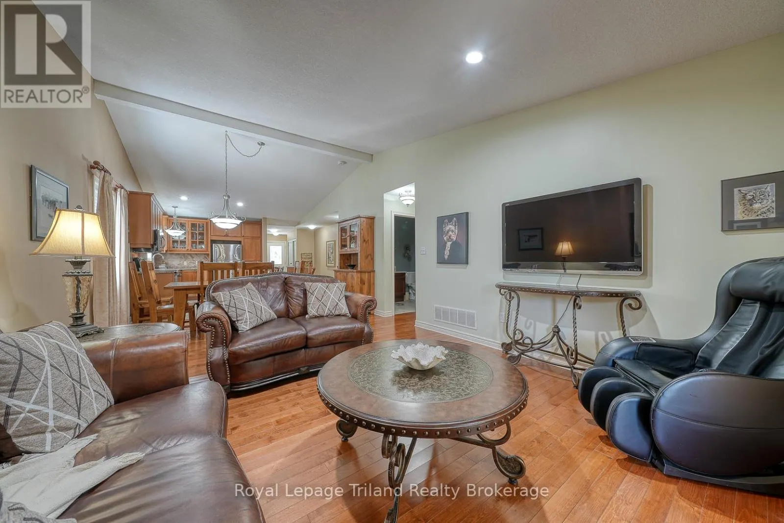 1 - 54 GARDEN AVENUE, #1