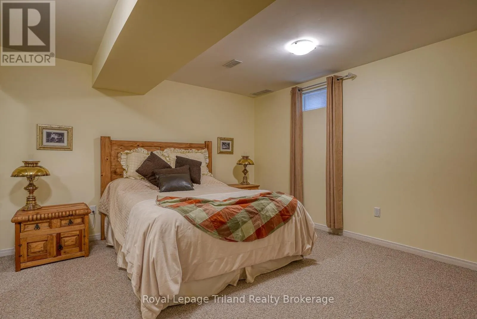 1 - 54 GARDEN AVENUE, #1