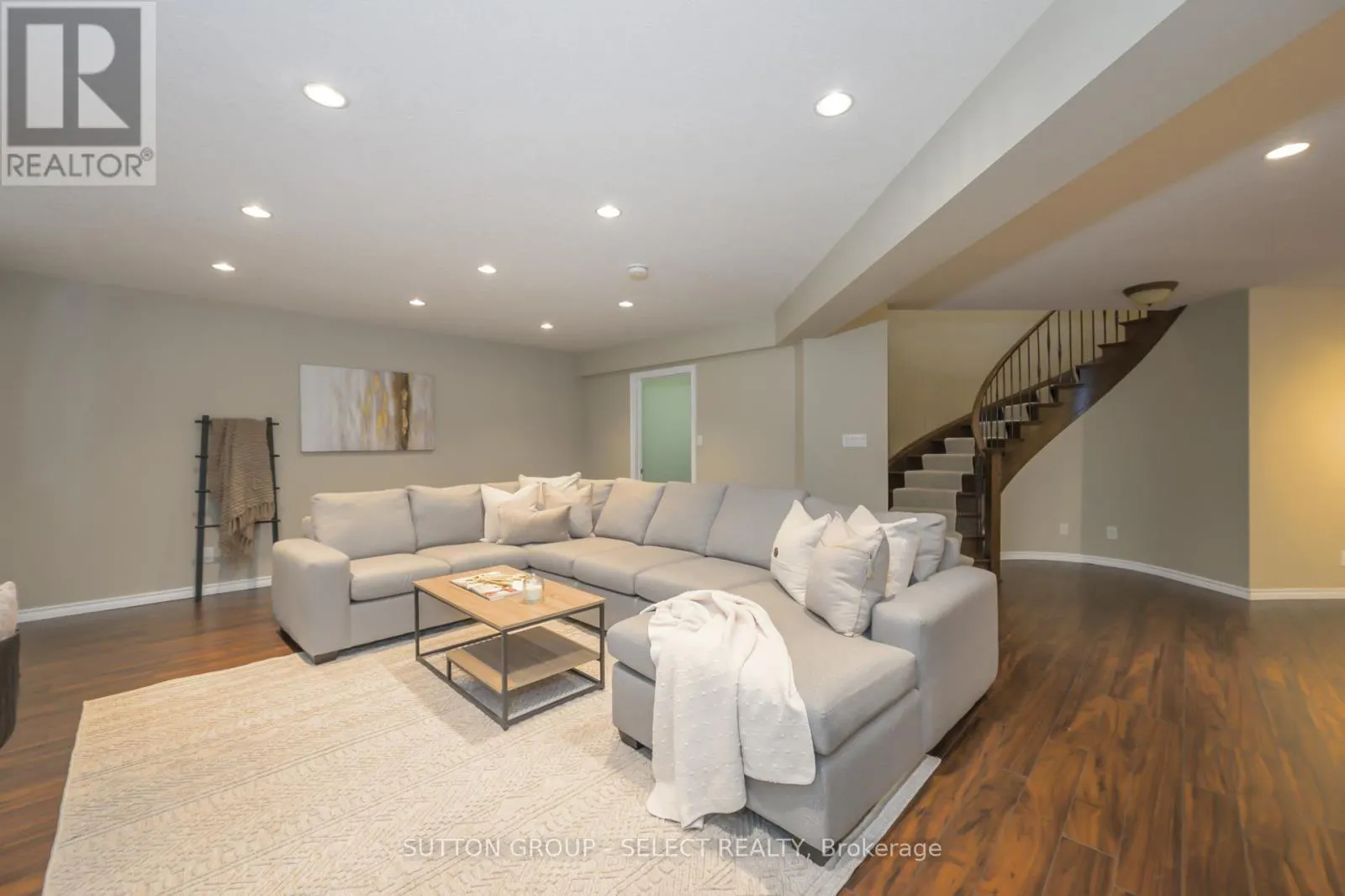61 - 2014 VALLEYRUN BOULEVARD, #61