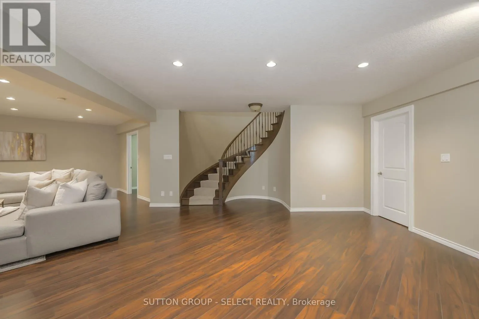 61 - 2014 VALLEYRUN BOULEVARD, #61