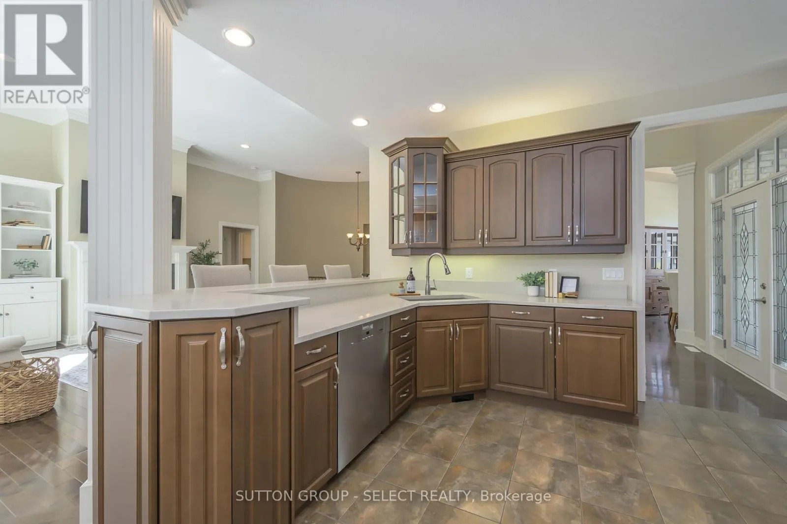 61 - 2014 VALLEYRUN BOULEVARD, #61