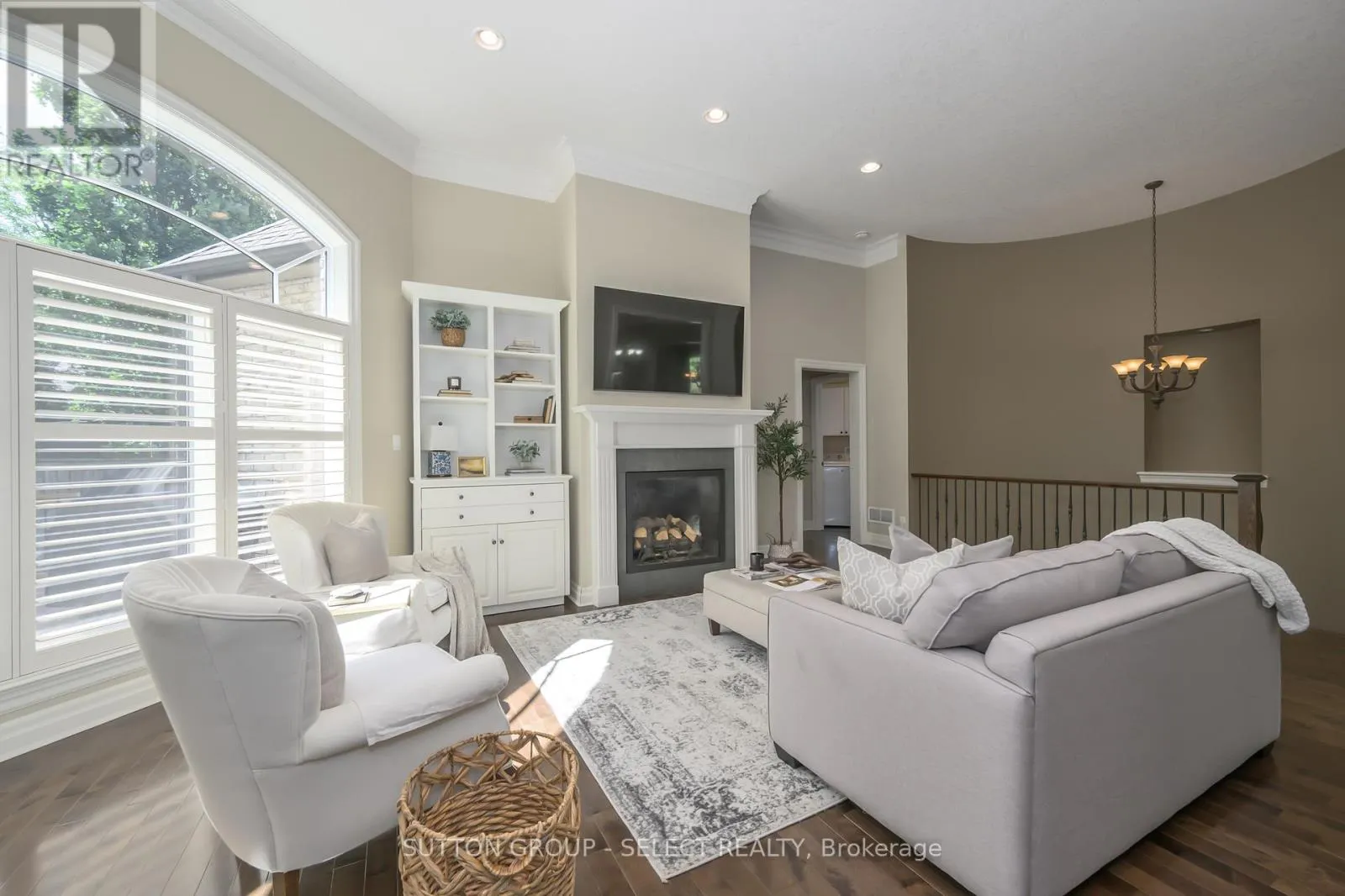 61 - 2014 VALLEYRUN BOULEVARD, #61
