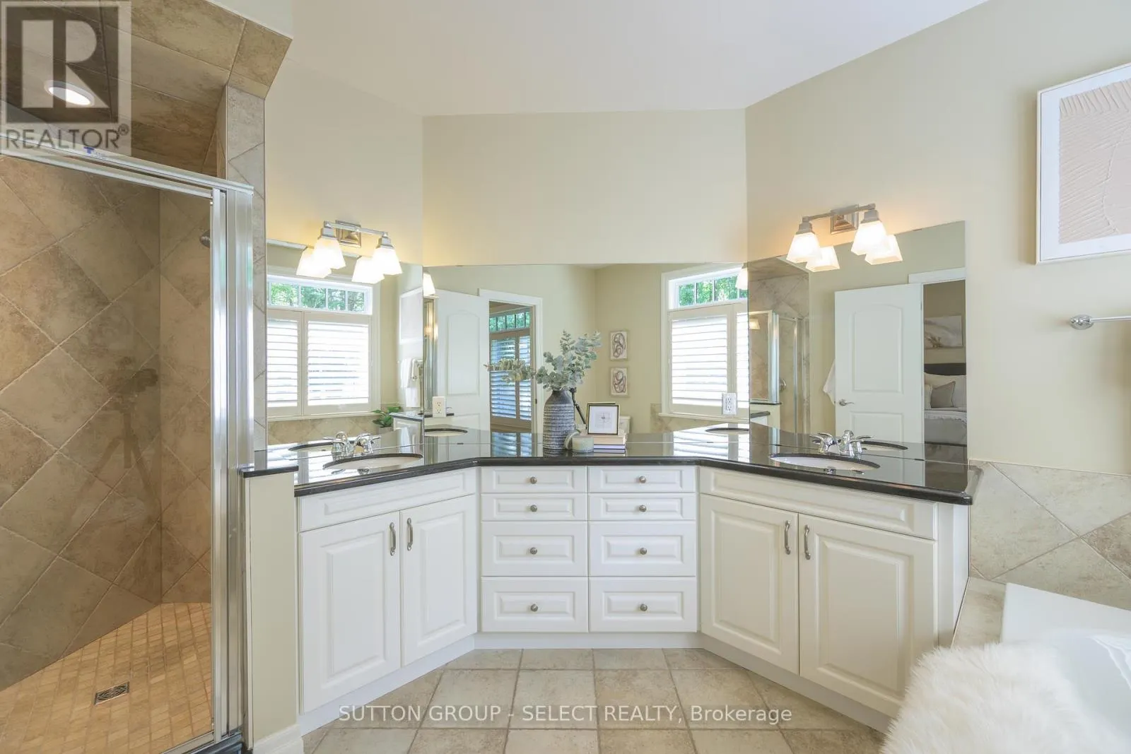 61 - 2014 VALLEYRUN BOULEVARD, #61