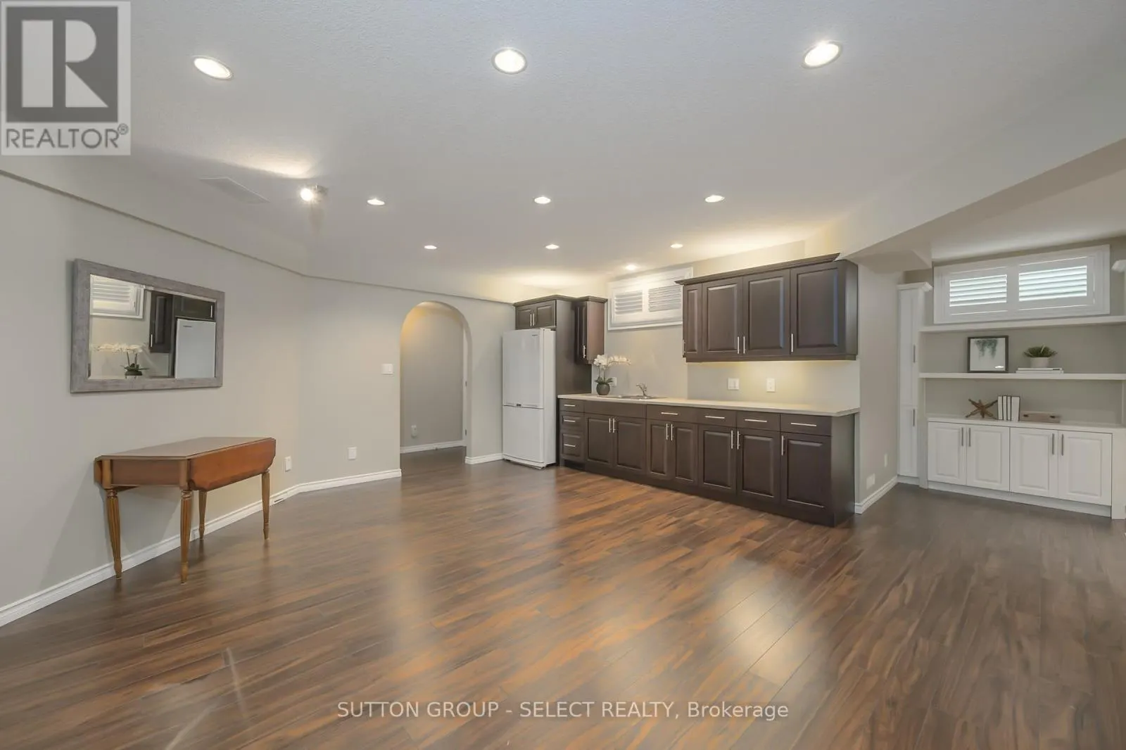 61 - 2014 VALLEYRUN BOULEVARD, #61
