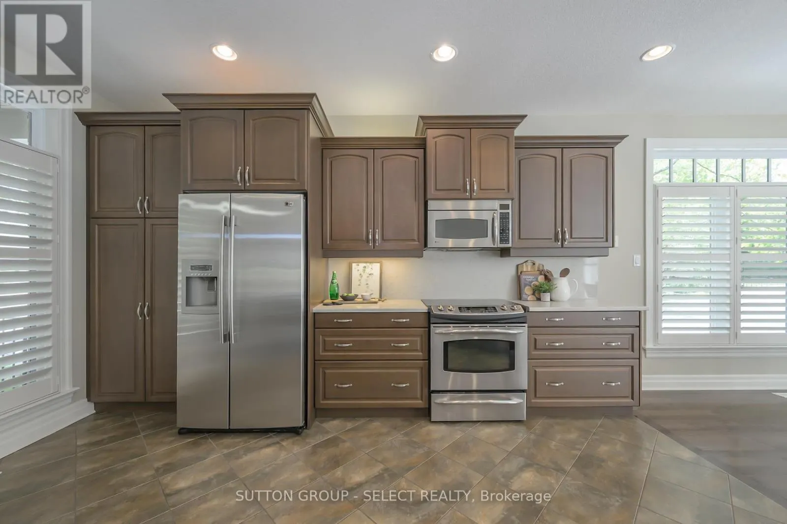 61 - 2014 VALLEYRUN BOULEVARD, #61