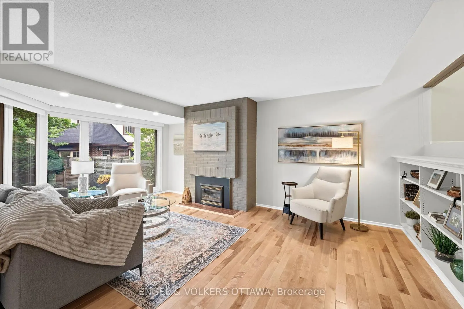 35 - 35 BELVEDERE CRESCENT