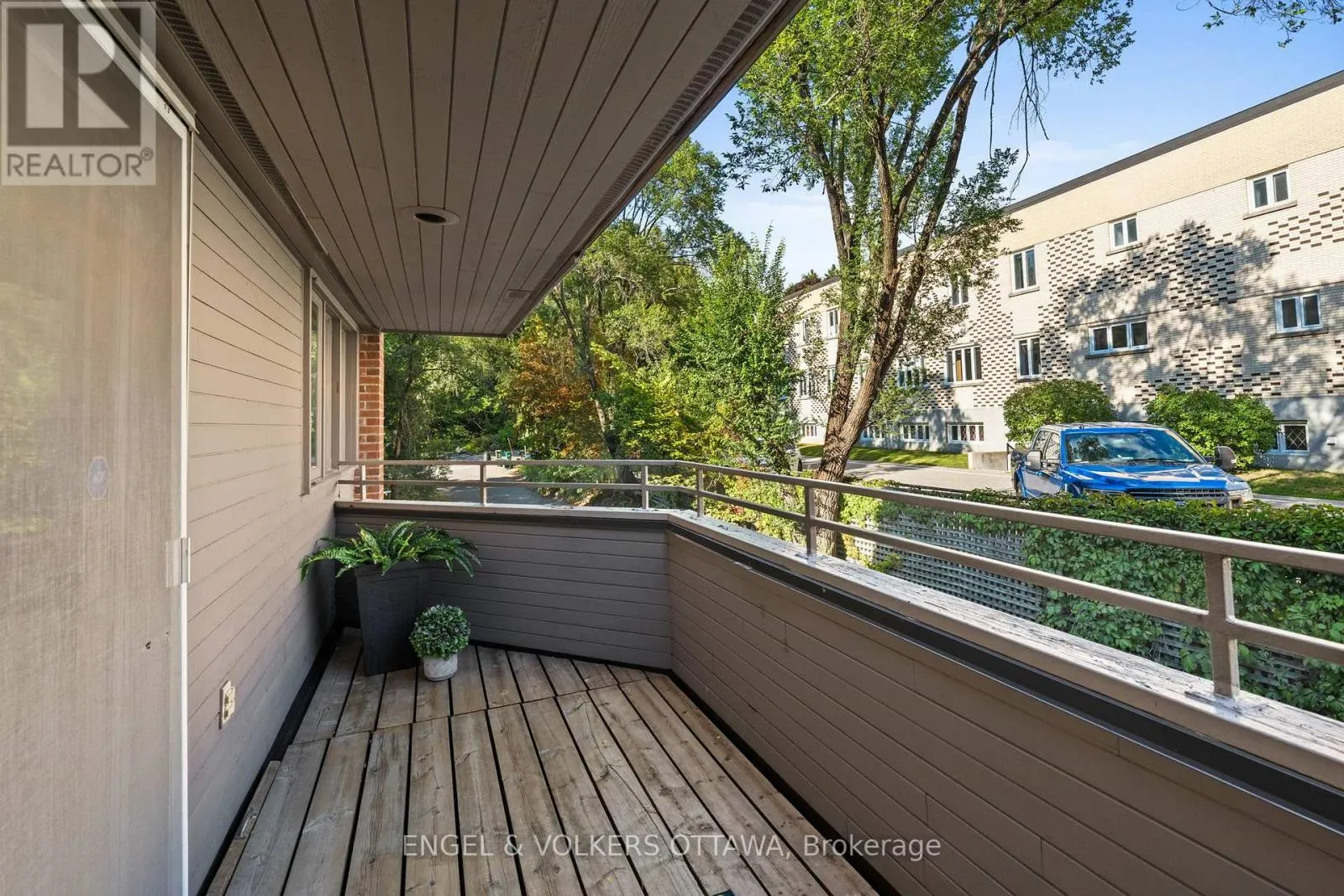 35 - 35 BELVEDERE CRESCENT