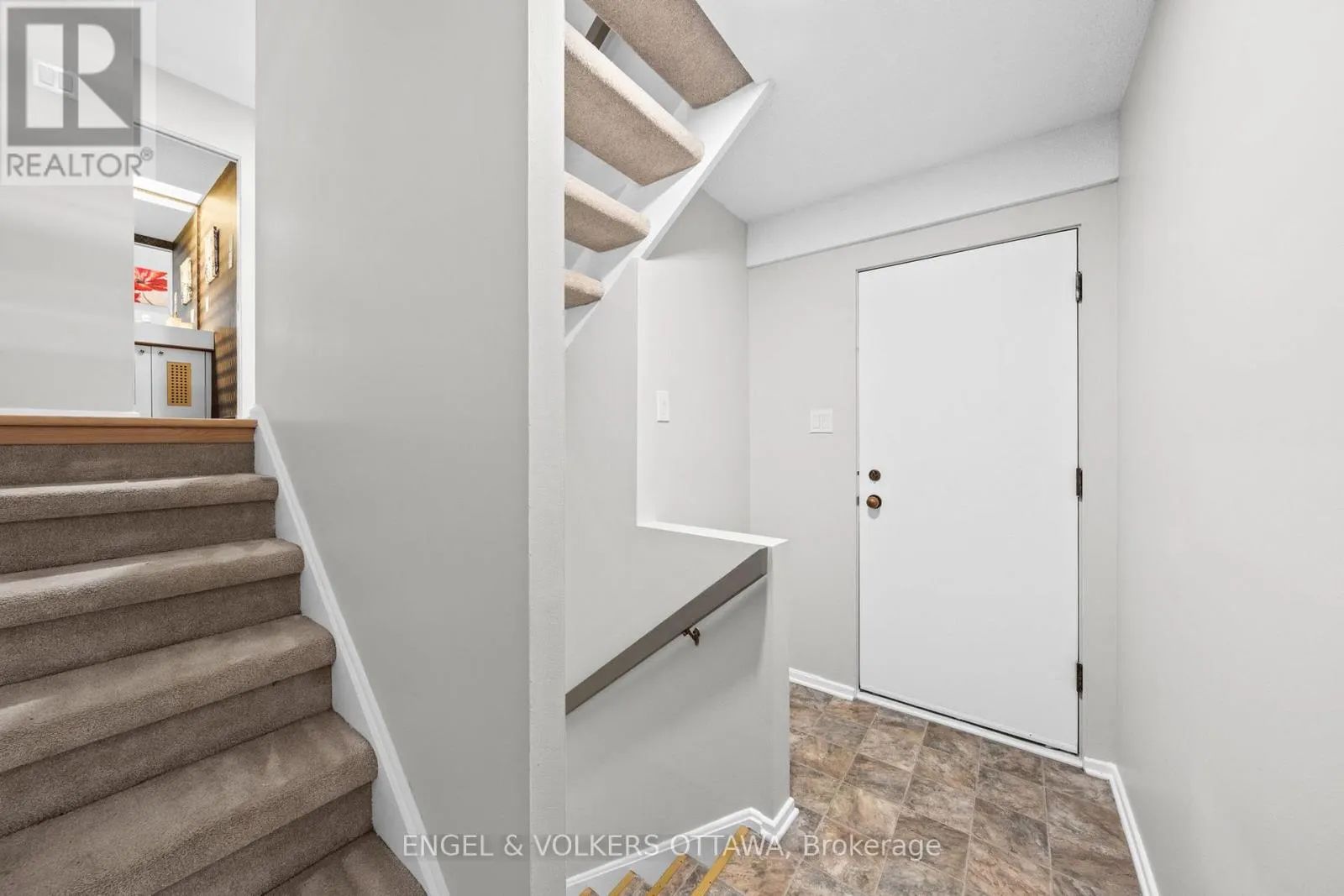 35 - 35 BELVEDERE CRESCENT