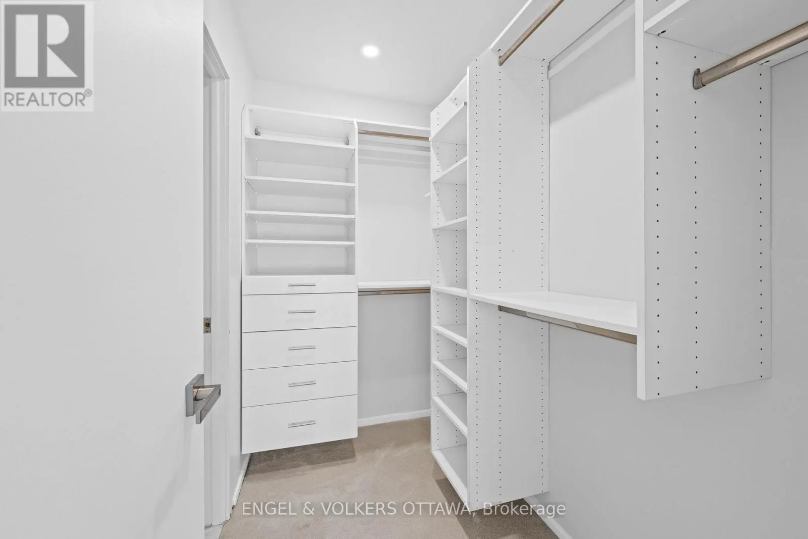 35 - 35 BELVEDERE CRESCENT