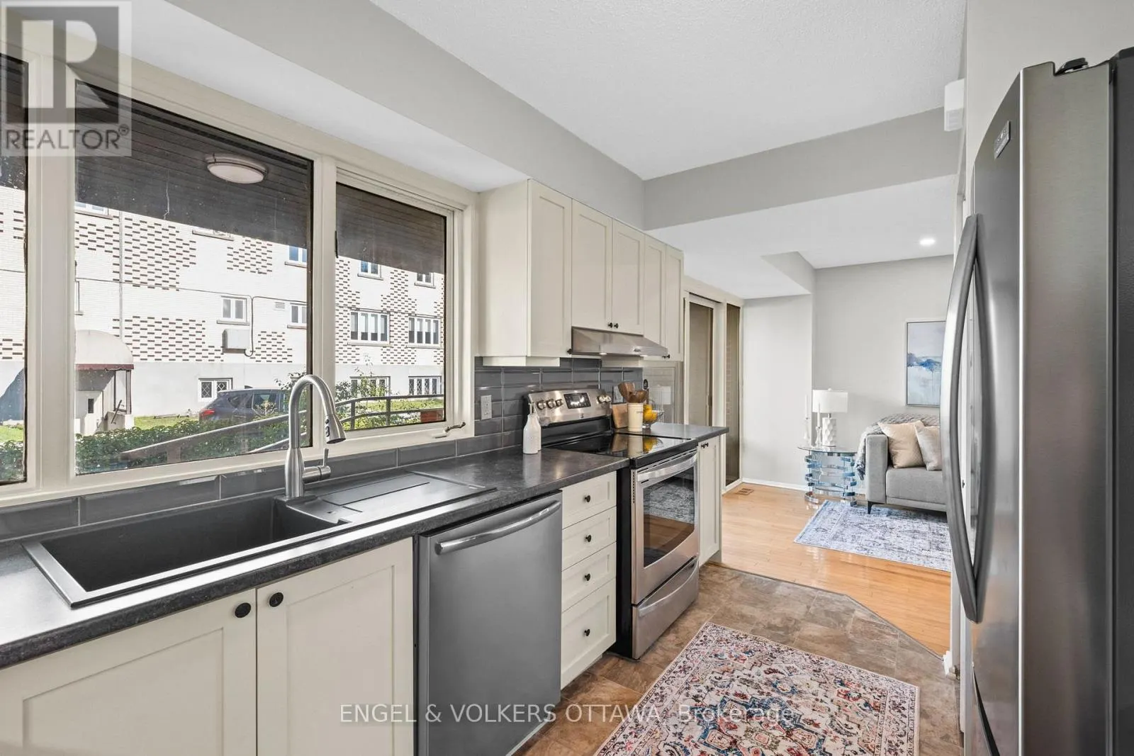 35 - 35 BELVEDERE CRESCENT