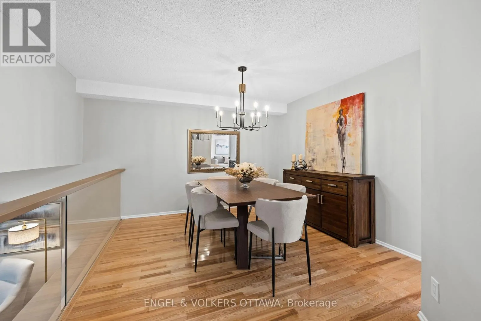 35 - 35 BELVEDERE CRESCENT
