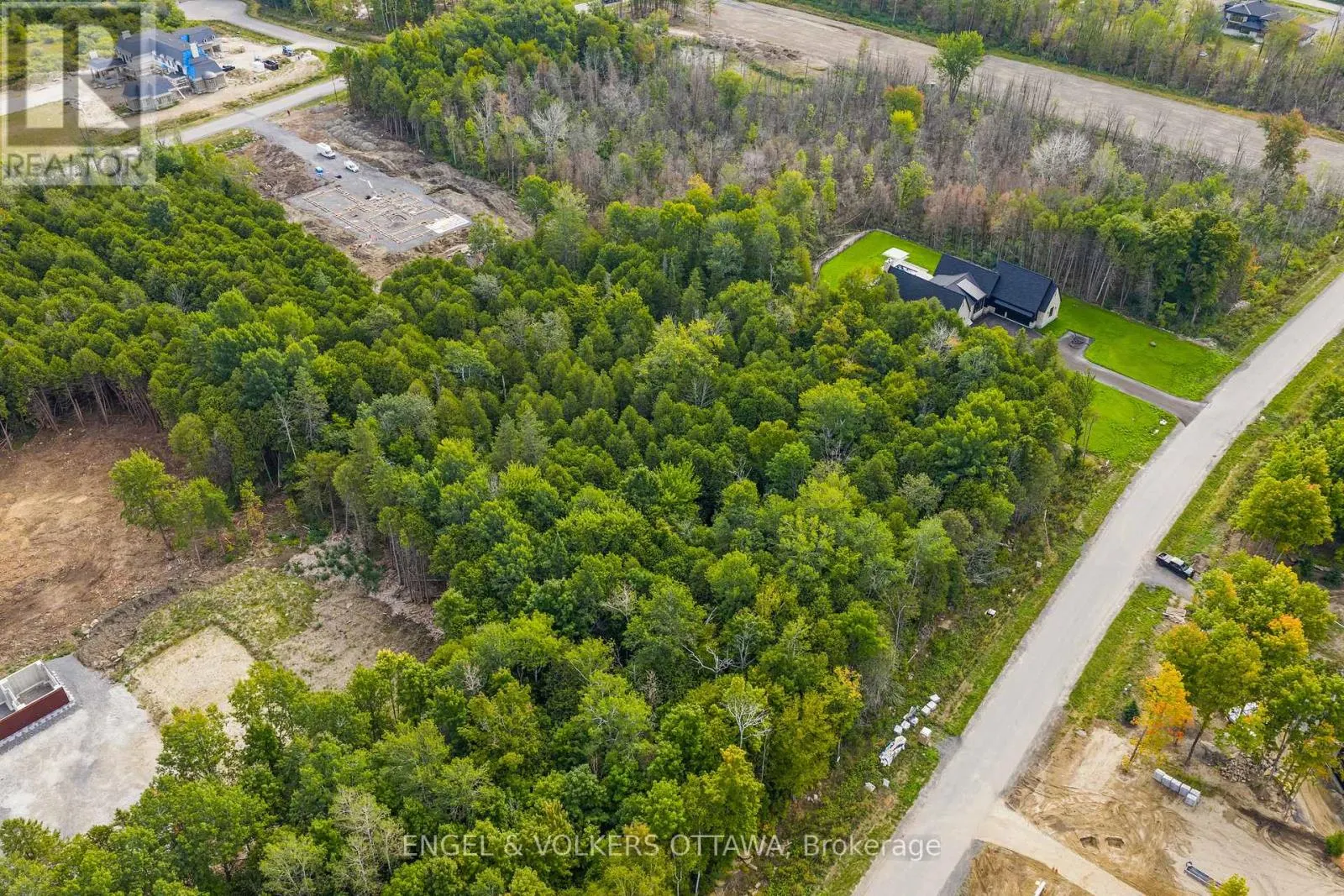 2327 KILCHURN TERRACE