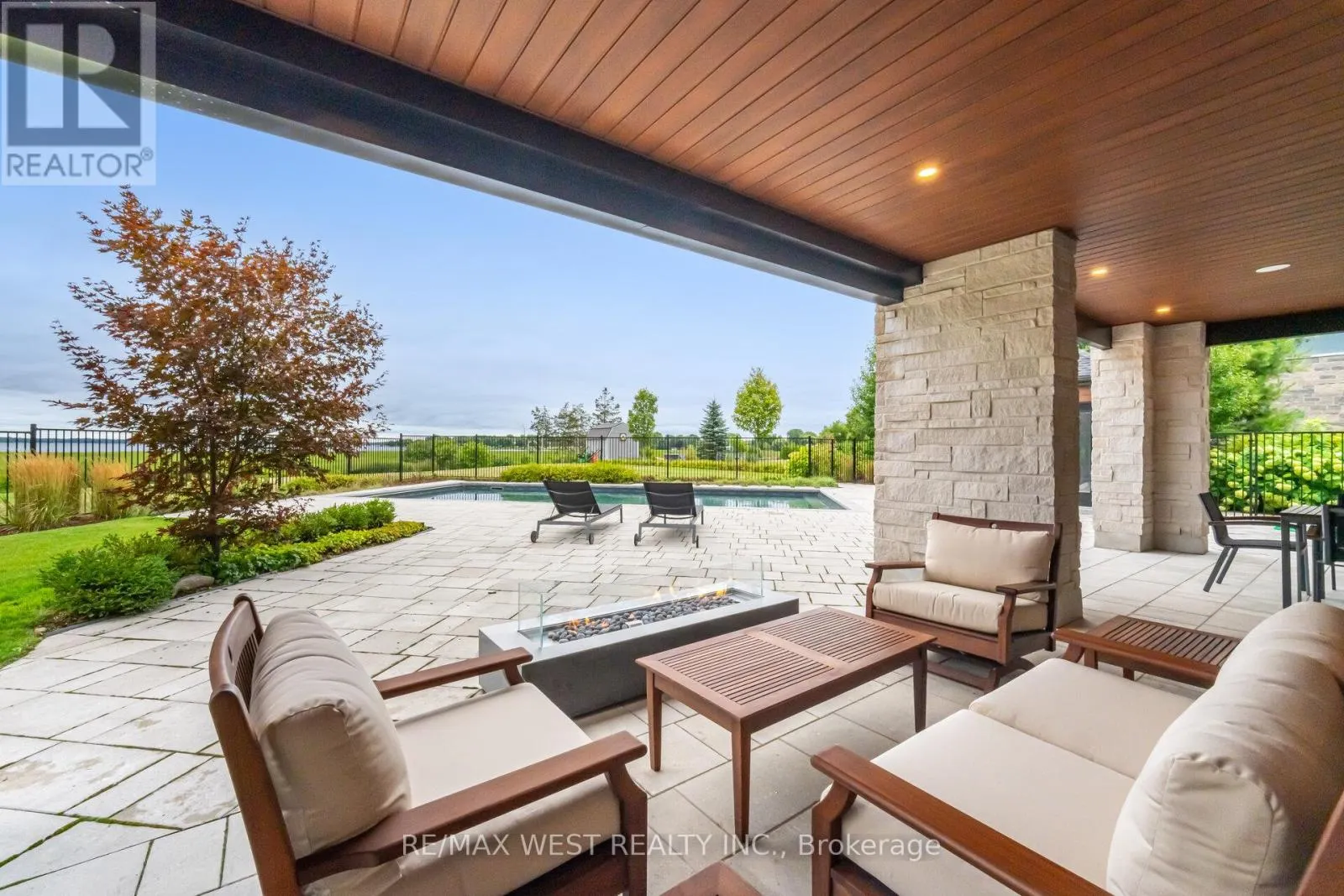 83 NAVIGATION DRIVE