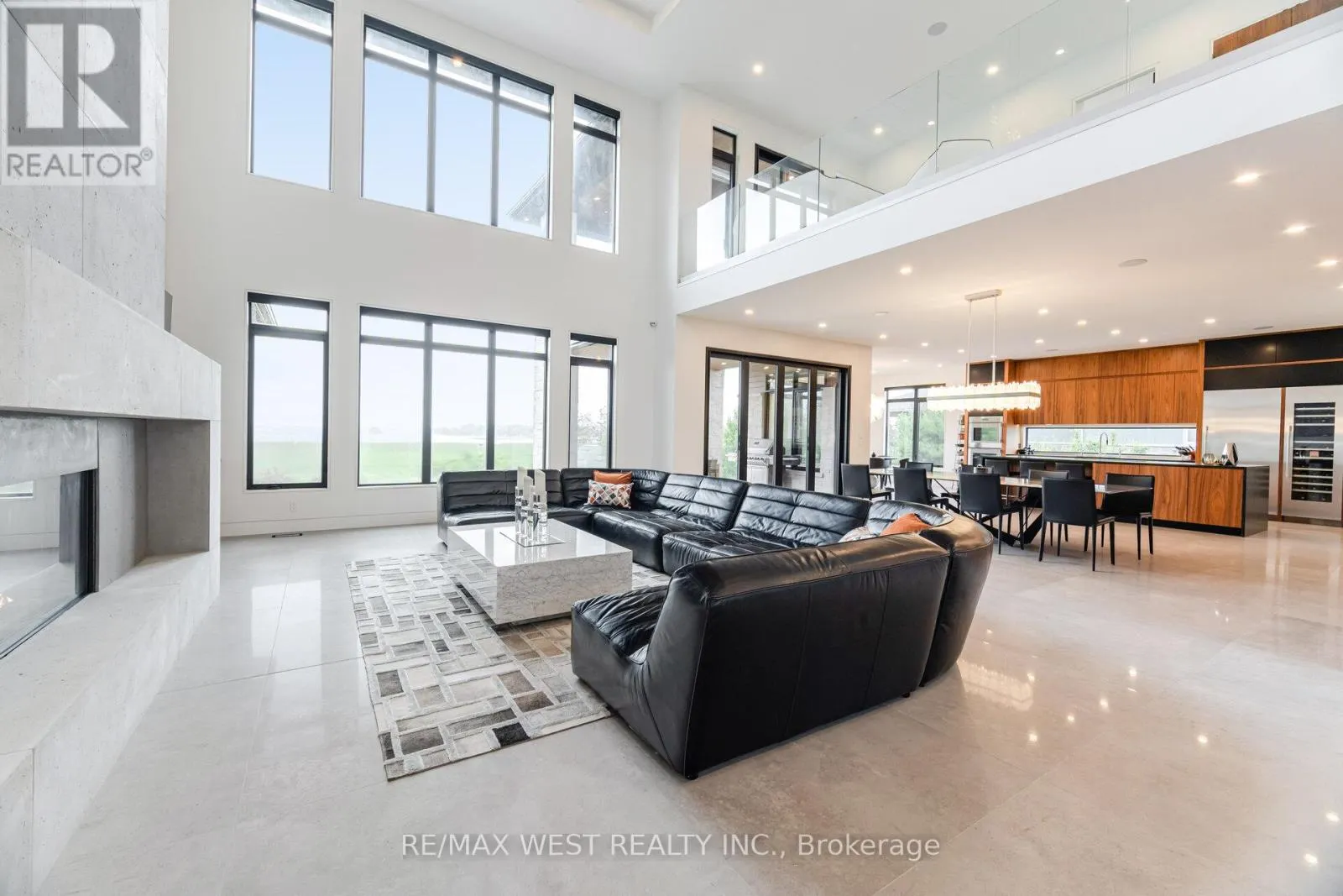 83 NAVIGATION DRIVE