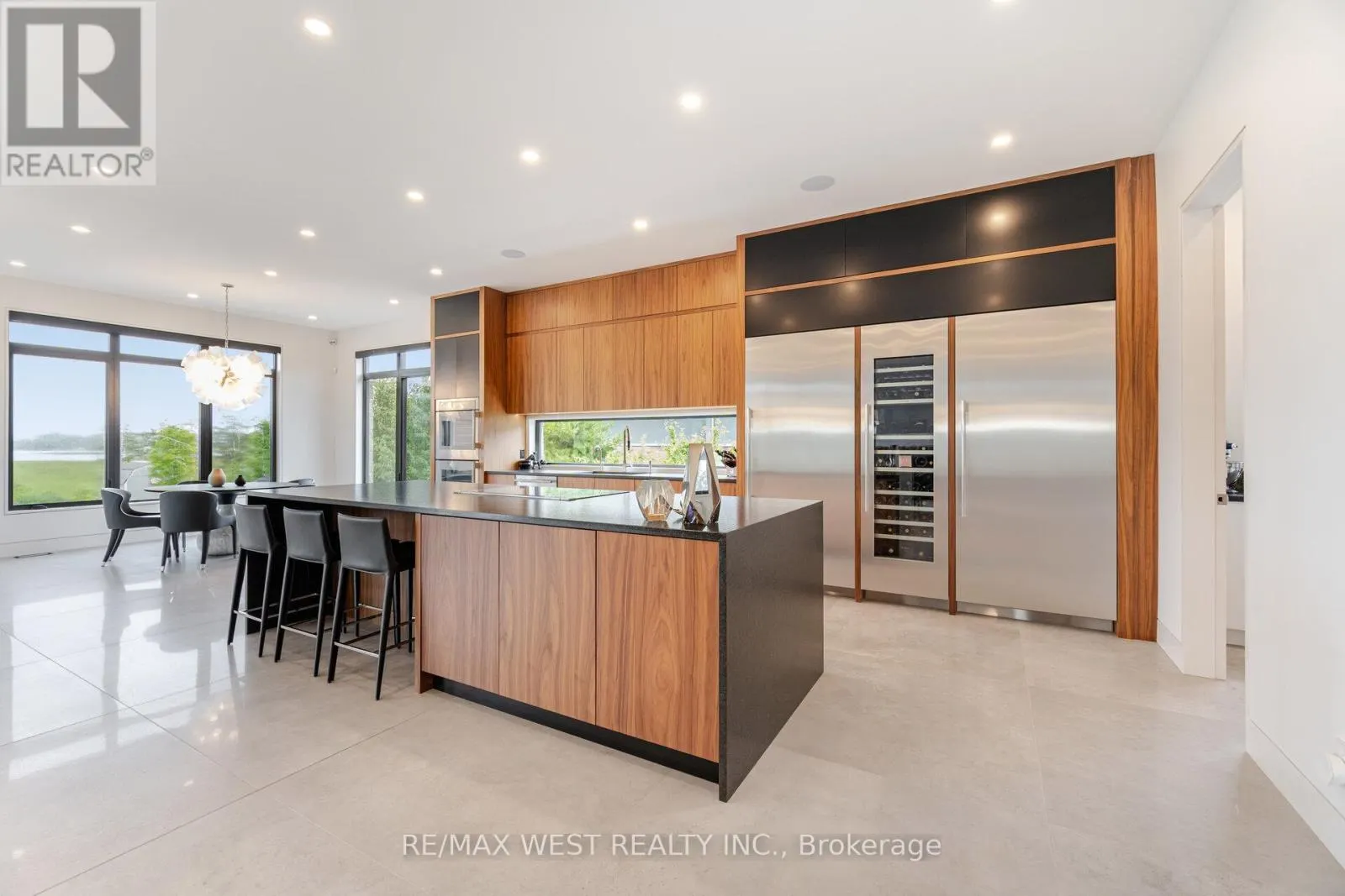 83 NAVIGATION DRIVE