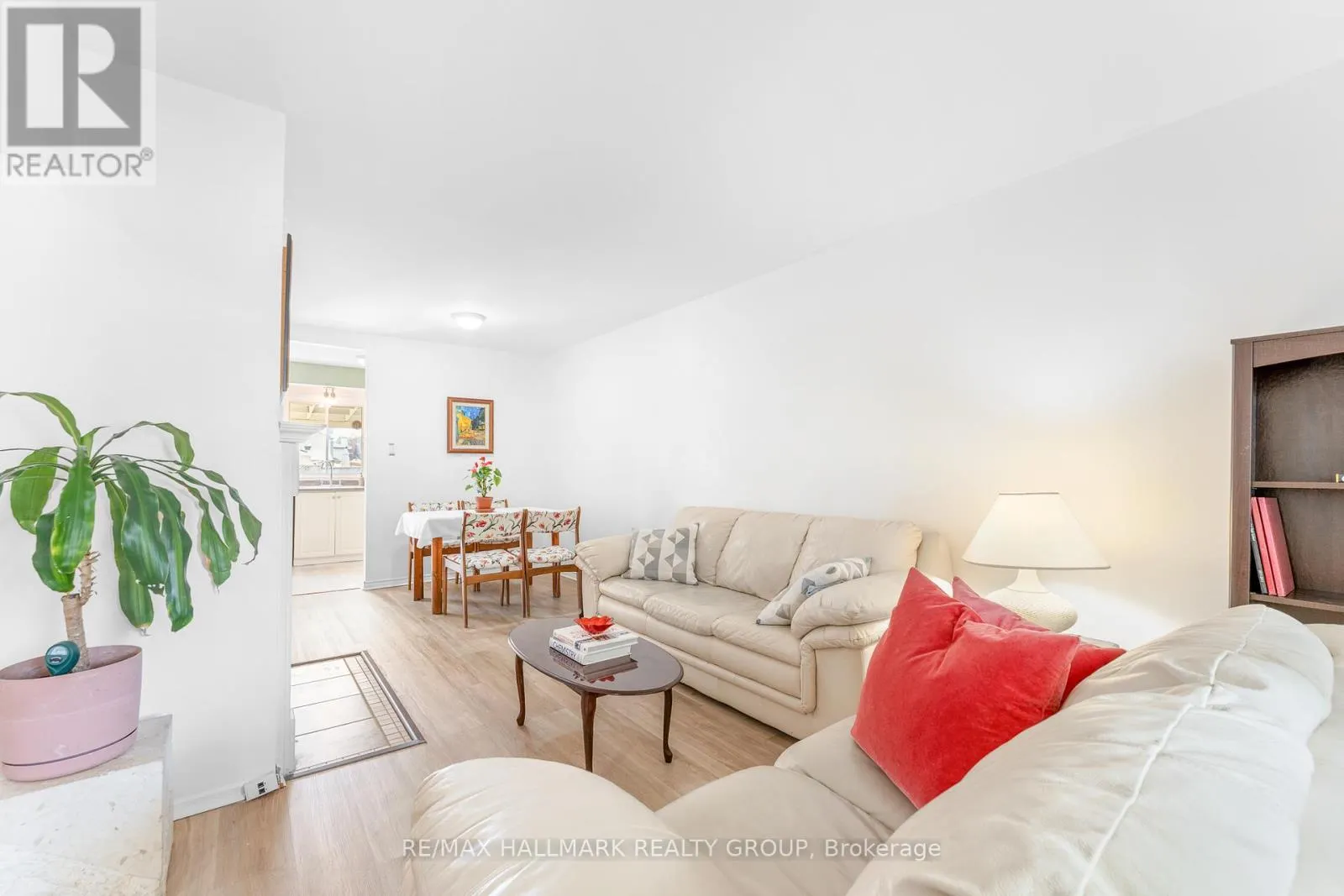 41 SOVEREIGN AVENUE