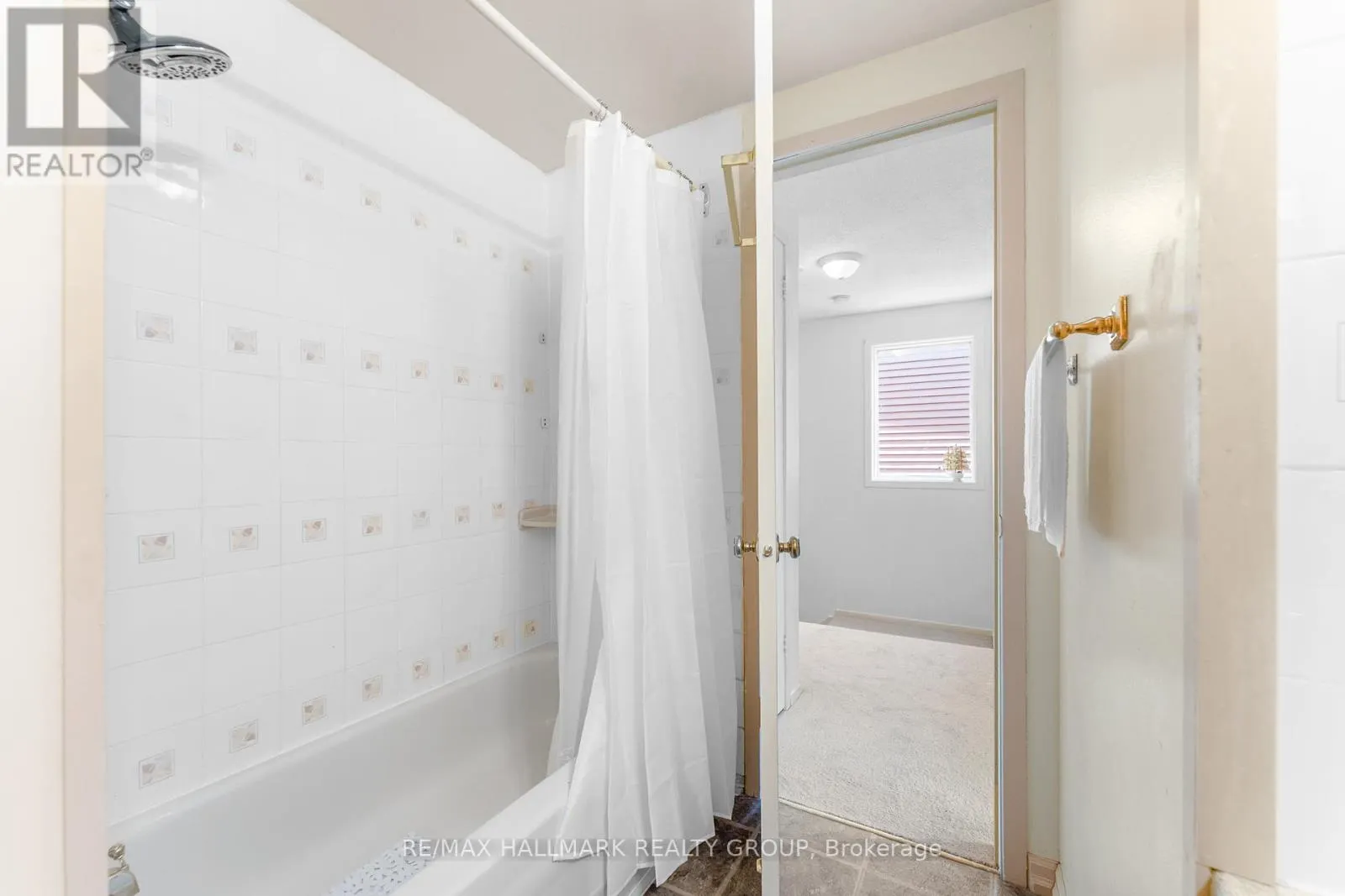 41 SOVEREIGN AVENUE