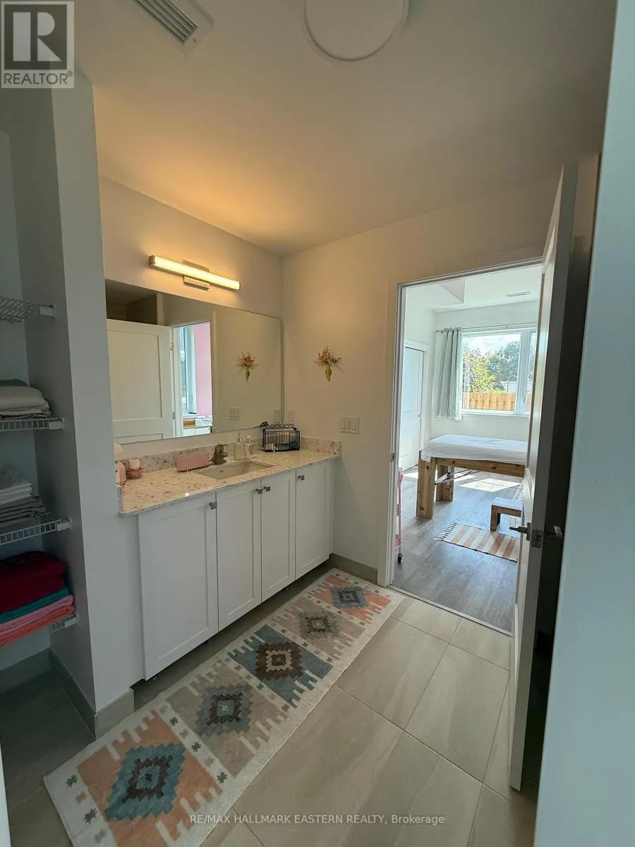 4 - 19 WEST STREET N, #4