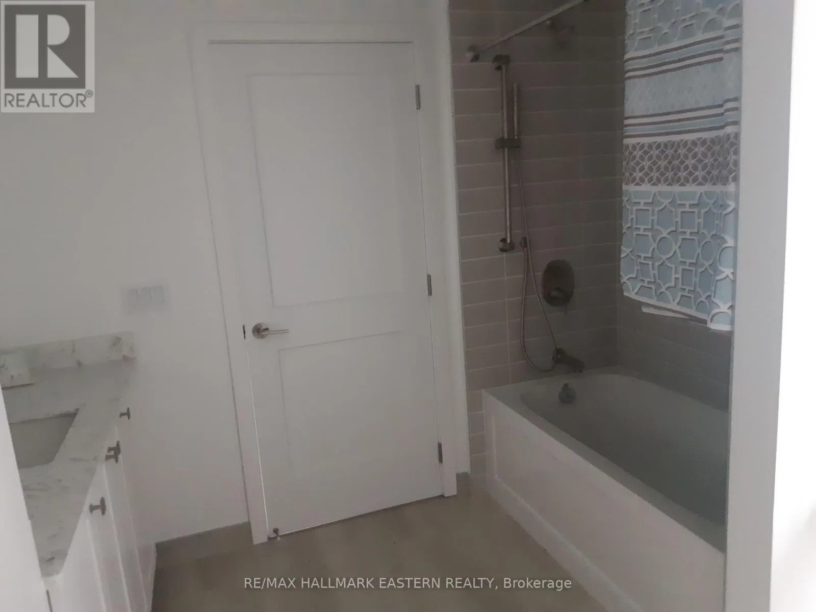 4 - 19 WEST STREET N, #4