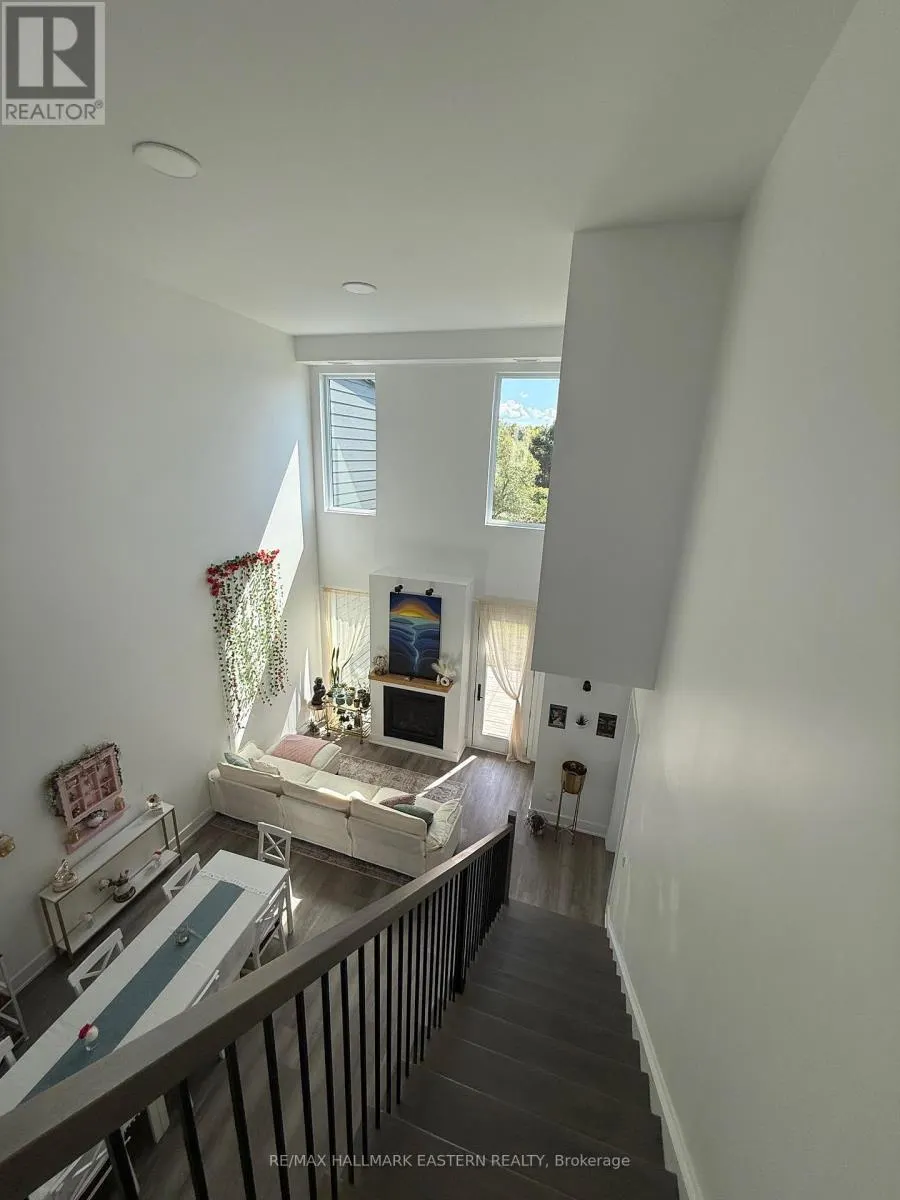 4 - 19 WEST STREET N, #4