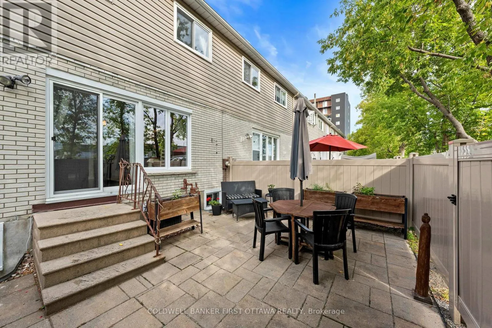 12 - 550 STRABY AVENUE