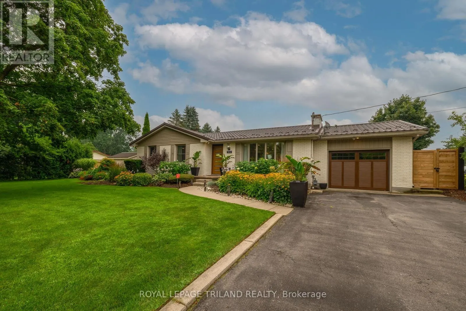 102 RAILWAY AVENUE