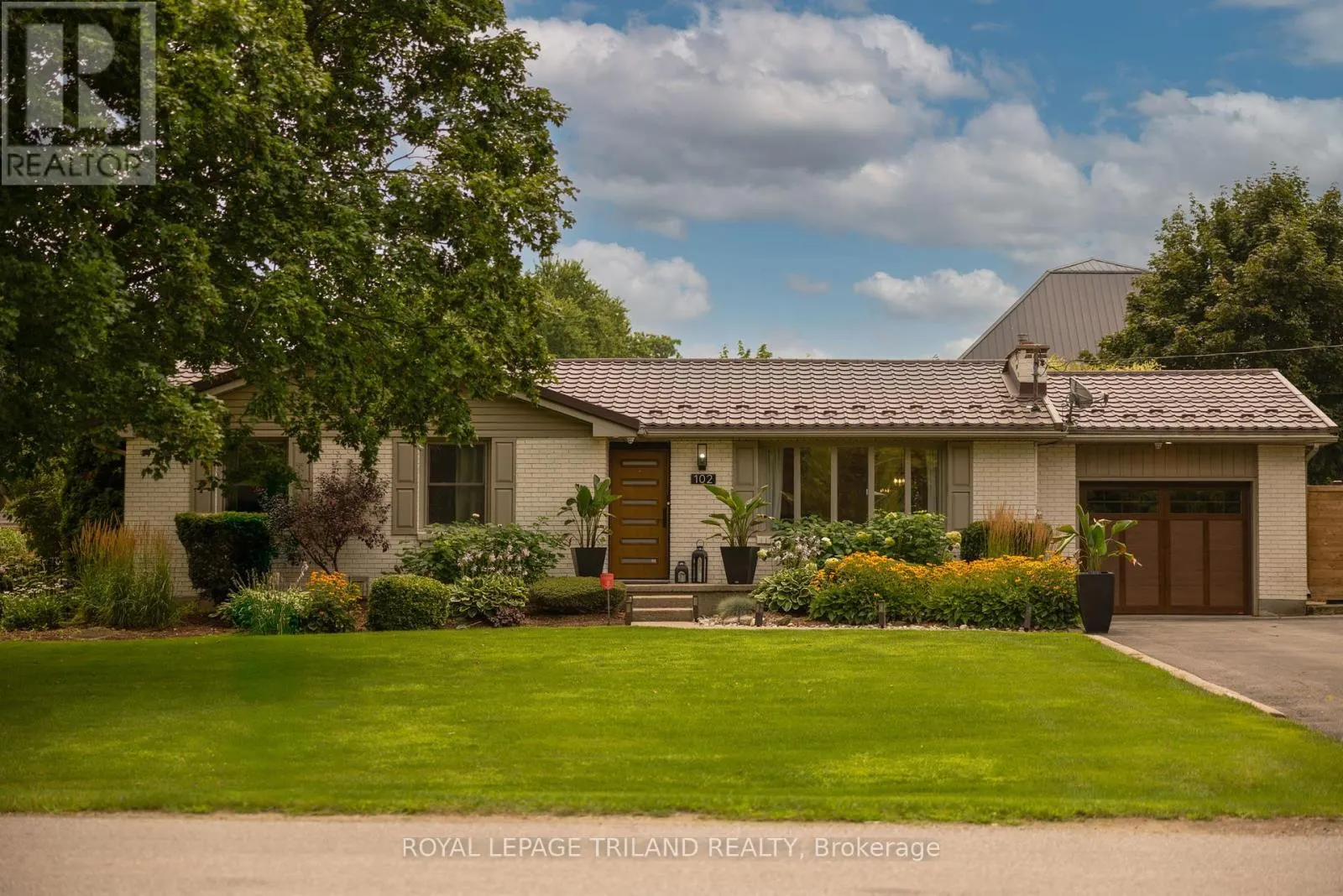 102 RAILWAY AVENUE