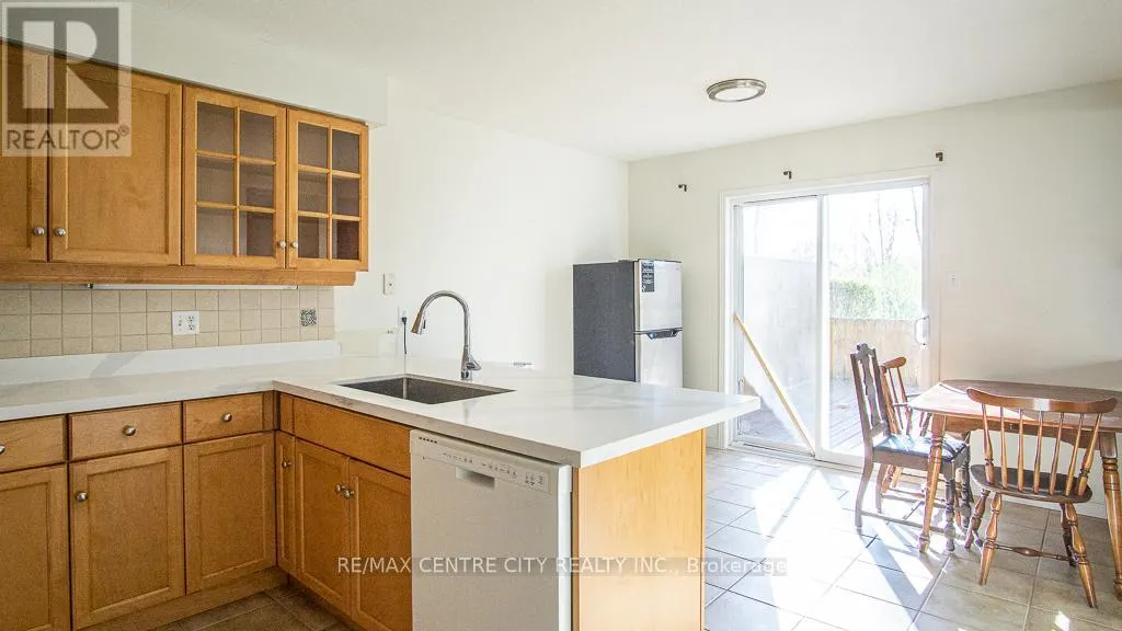 371 RIDGEVIEW COURT