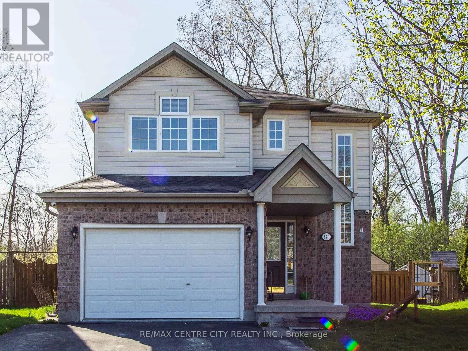 371 RIDGEVIEW COURT