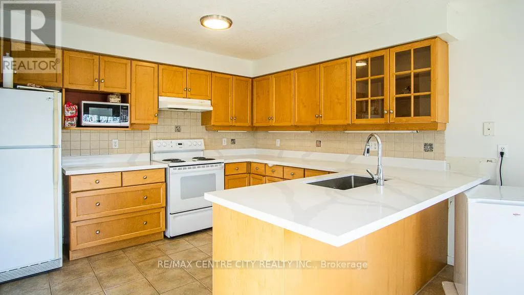 371 RIDGEVIEW COURT