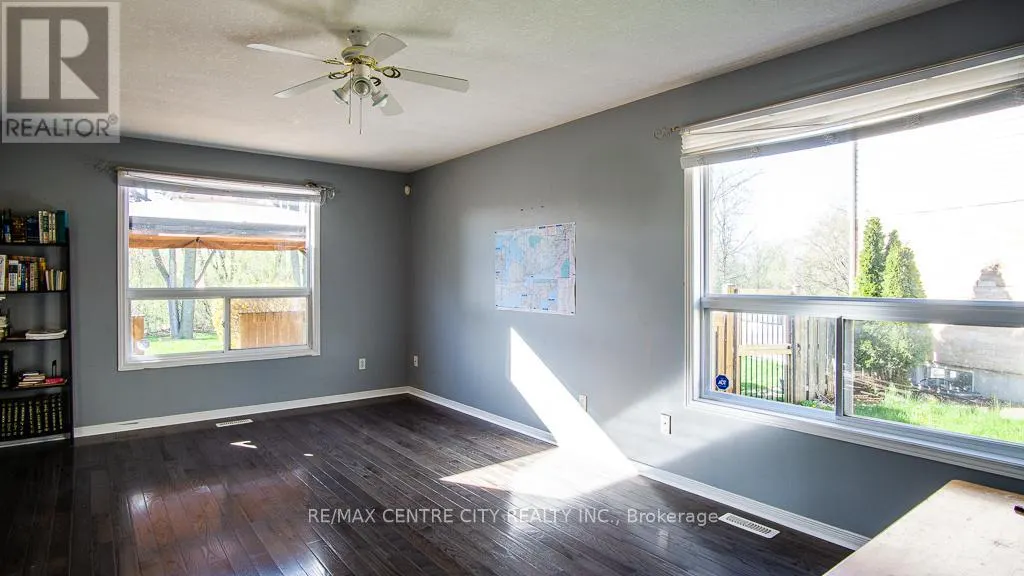 371 RIDGEVIEW COURT