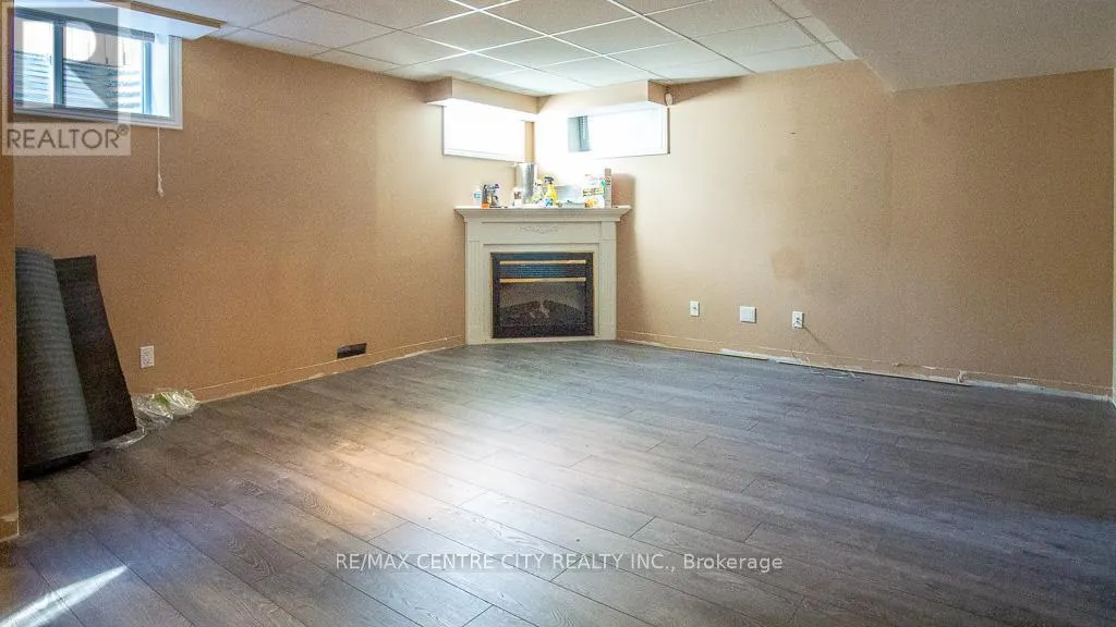 371 RIDGEVIEW COURT
