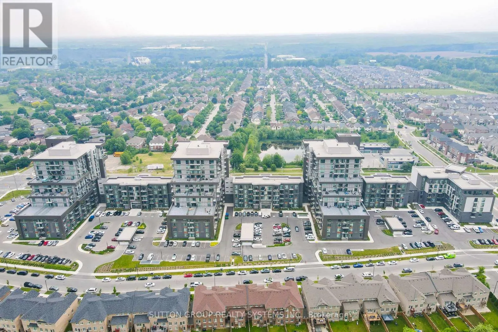 231 - 460 DUNDAS STREET E
