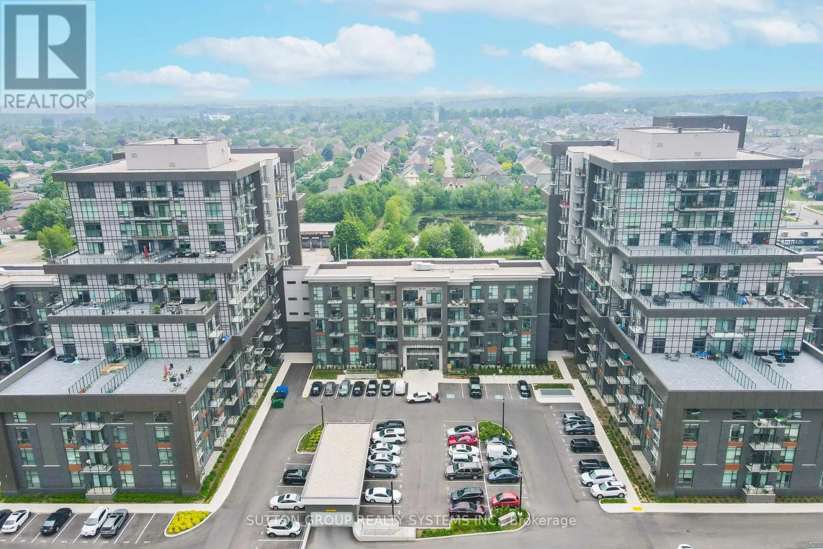 231 - 460 DUNDAS STREET E