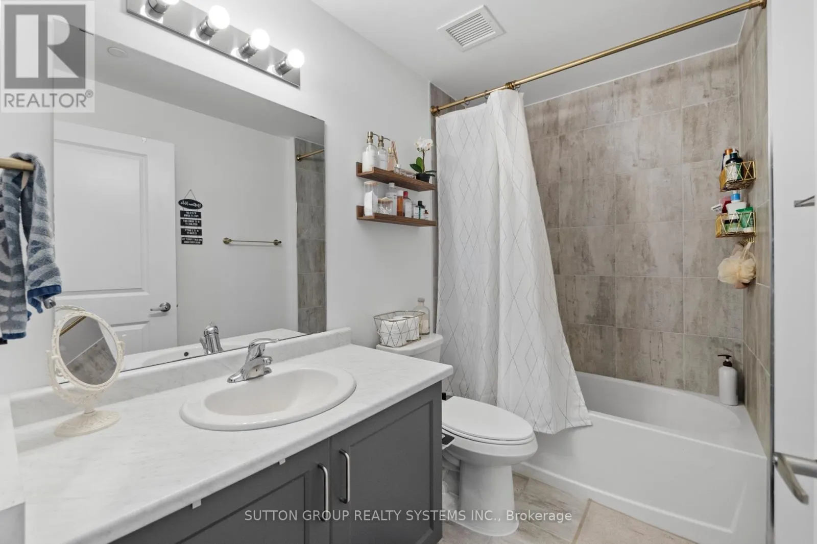 231 - 460 DUNDAS STREET E