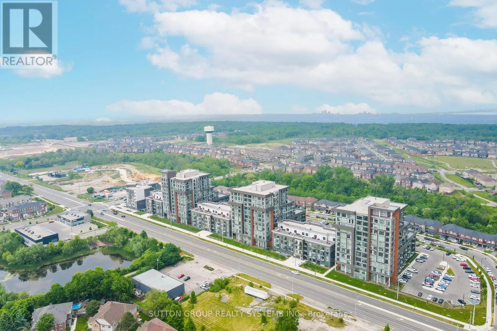 231 - 460 DUNDAS STREET E