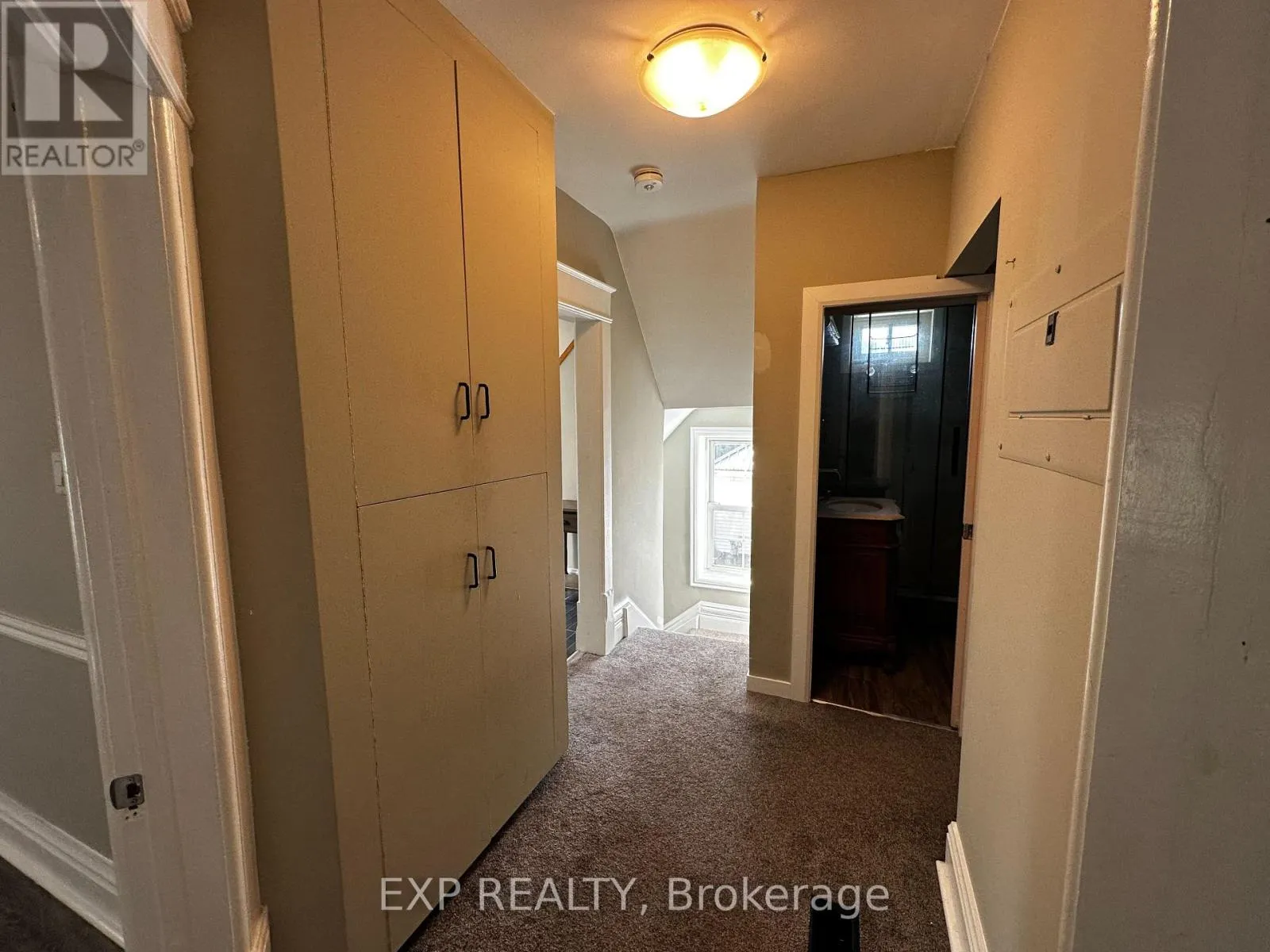 24 EMMA STREET N