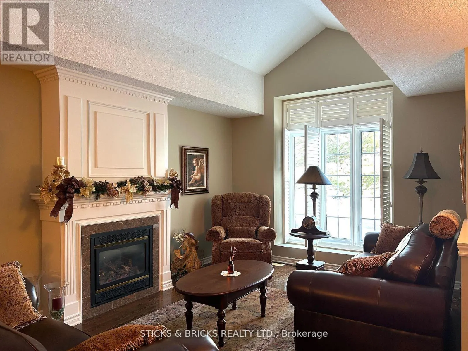 12 - 3241 MONTROSE ROAD, #12